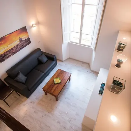 Inner House דירה *